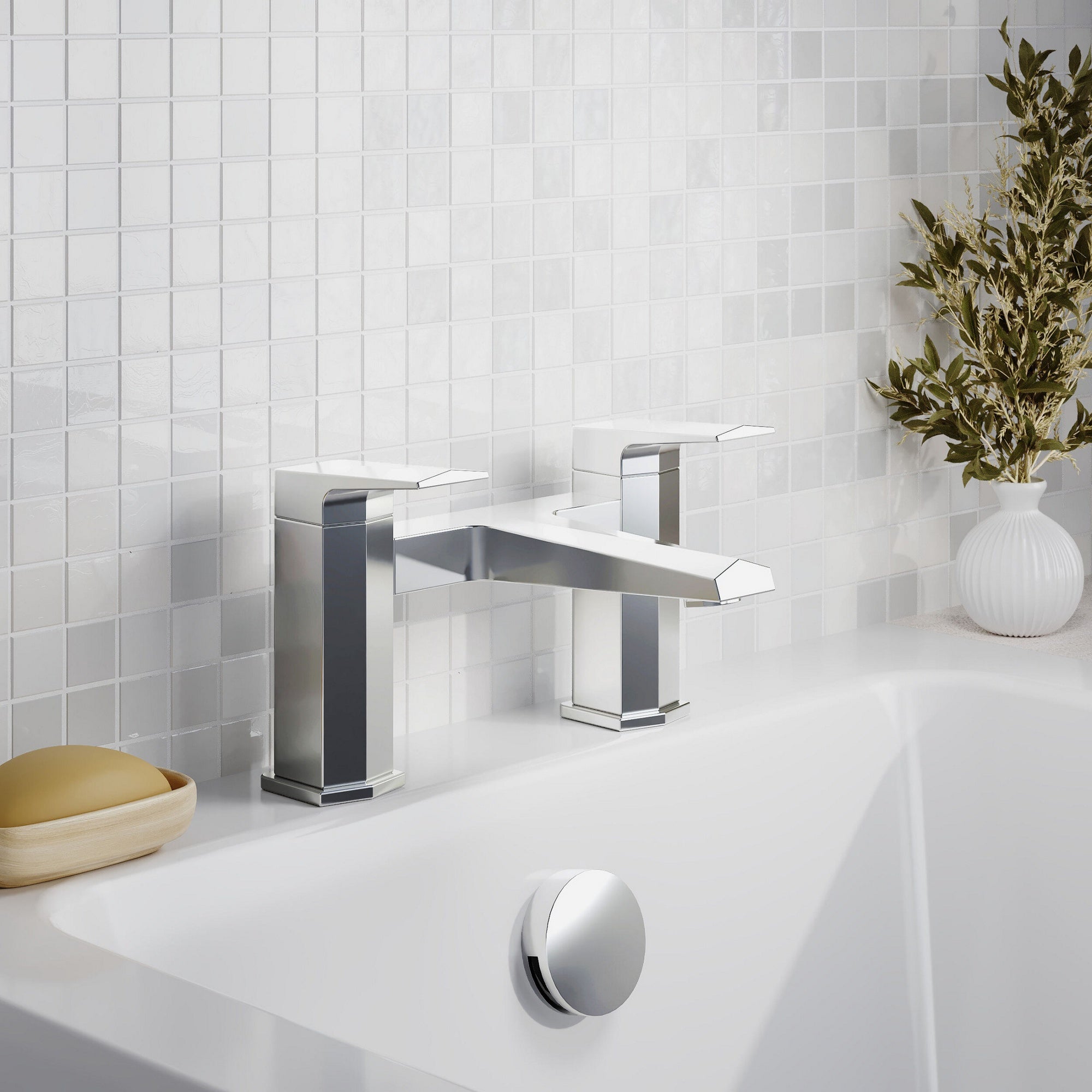 Stark Contemporary Chrome Bath Filler 2 Tap Hole Square Lever 136mm Spout