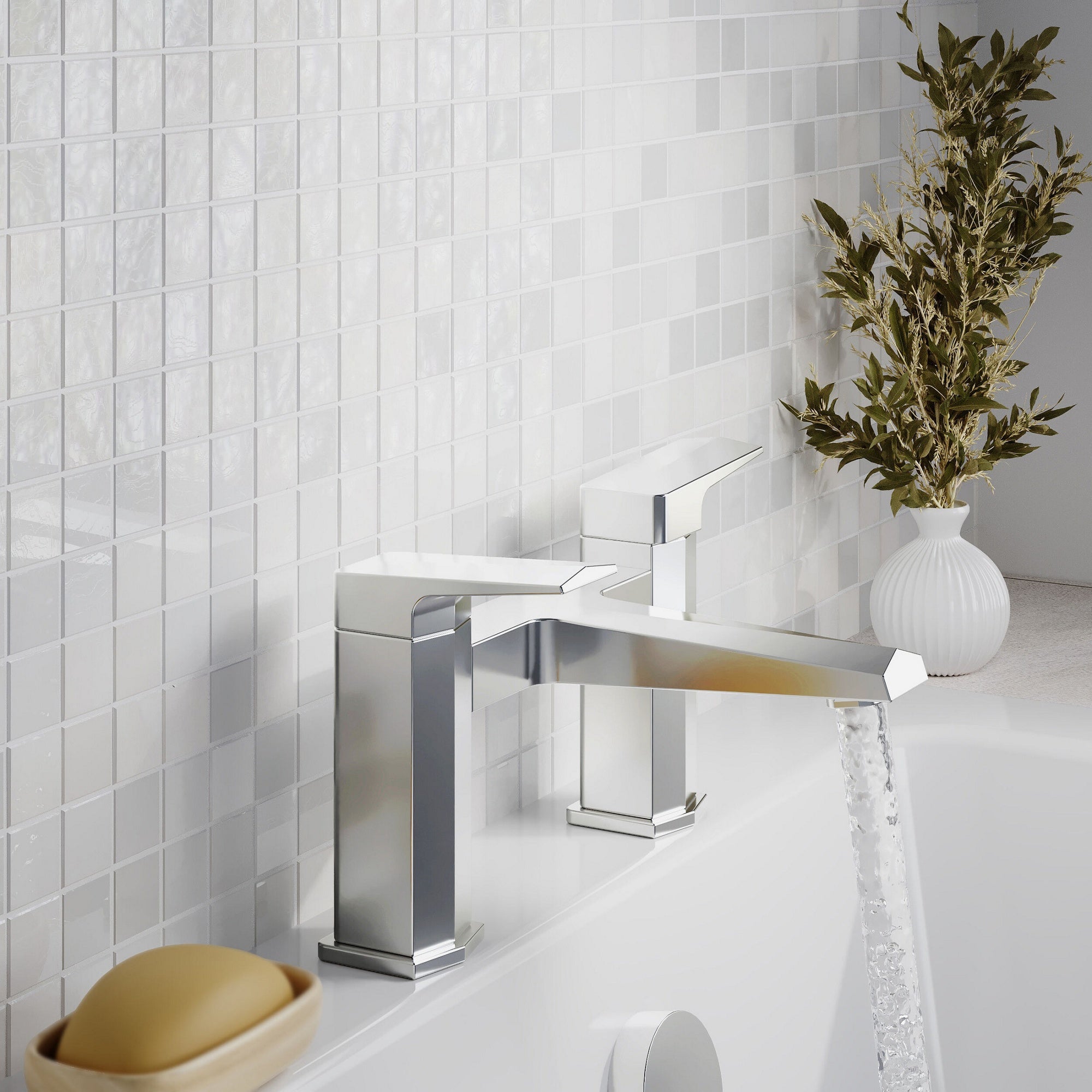Stark Contemporary Chrome Bath Filler 2 Tap Hole Square Lever 136mm Spout