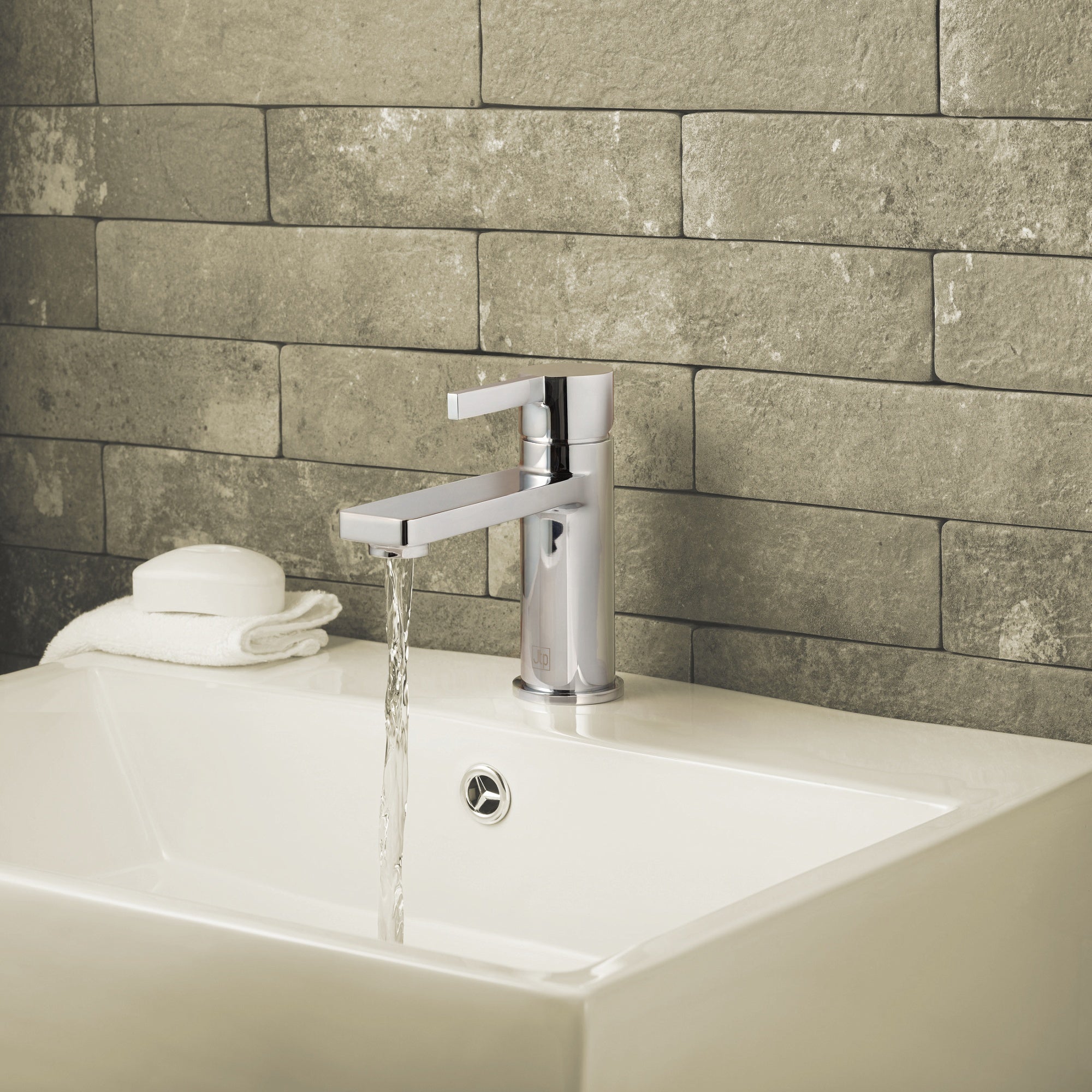 Bubly Elias Deck Mounted Basin Mixer Tap Brass Chrome Lever Deck
